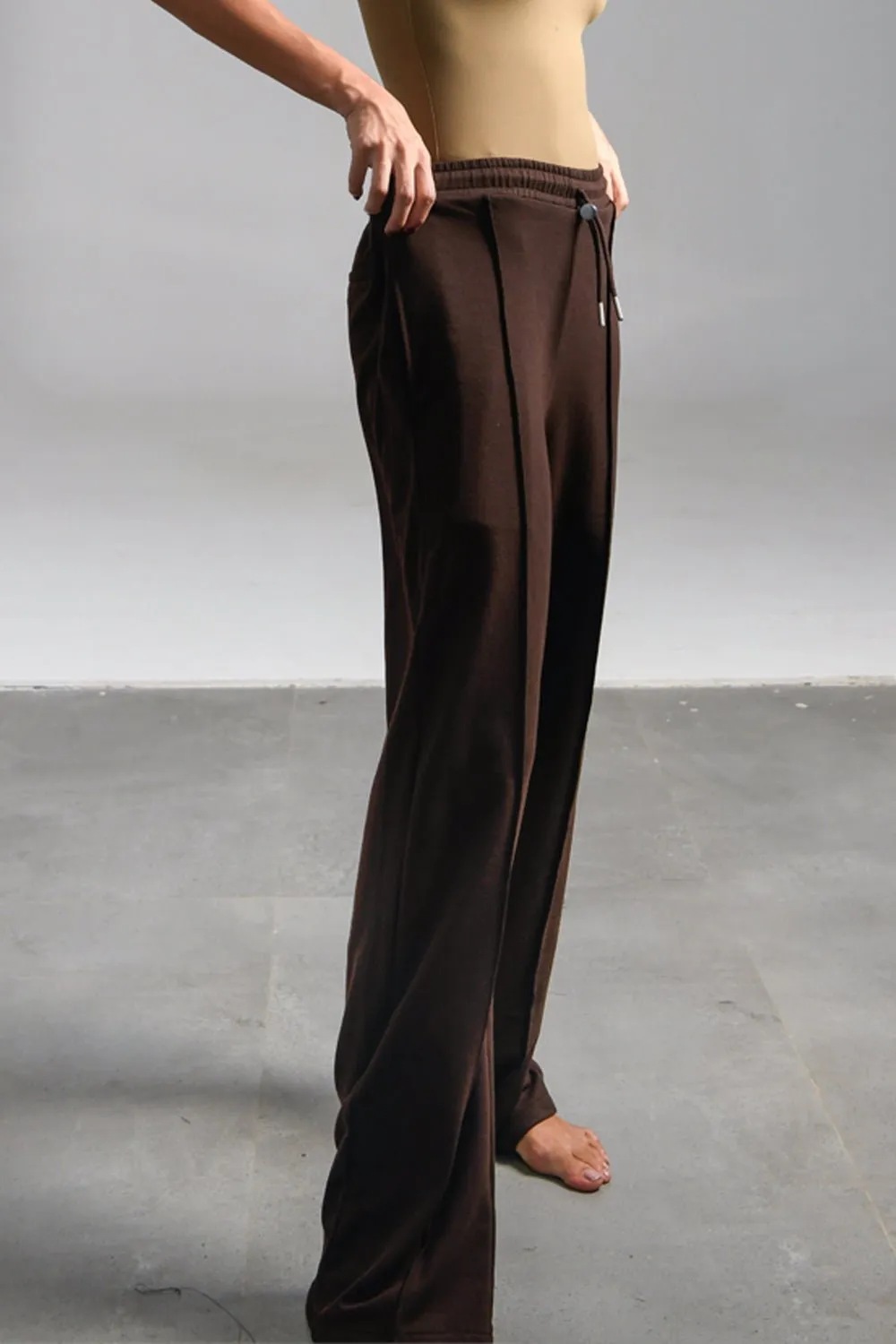 Nutmeg Pleated Sweatpants